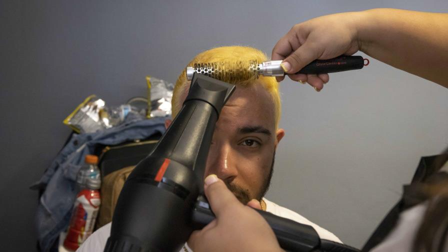 Fanáticos boricuas imponen récord, al teñirse de rubios para el Clásico Mundial