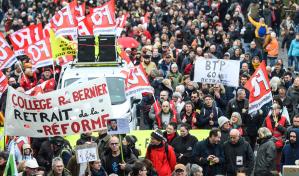 Los franceses salen a la calle por séptima vez contra la reforma de pensiones