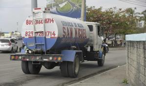 Reducci&oacute;n en el suministro de agua dispara compras de camiones cisterna