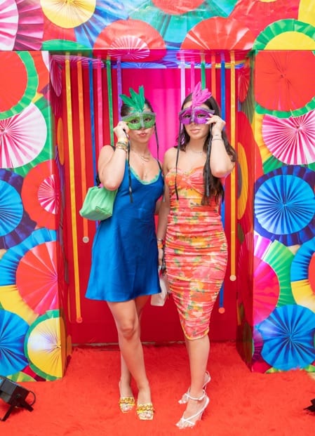 Natalia Reyes y Dedreanna Aninno.