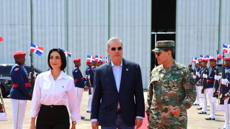 Abinader viaja a Miami para lanzar primera bola en juego de Dominicana y Venezuela Abinader viaja a Miami para lanzar primera bola en juego de Dominicana y Venezuela