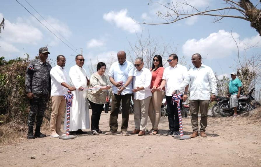 Inauguran servicio eléctrico en comunidad La Culebra de El Seibo