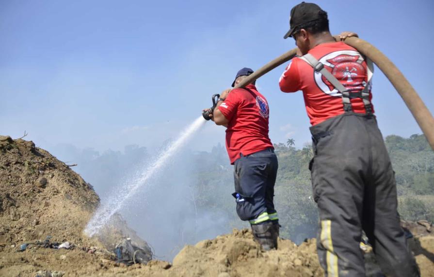 Incendio en vertedero de Jarabacoa está controlado en 75 %