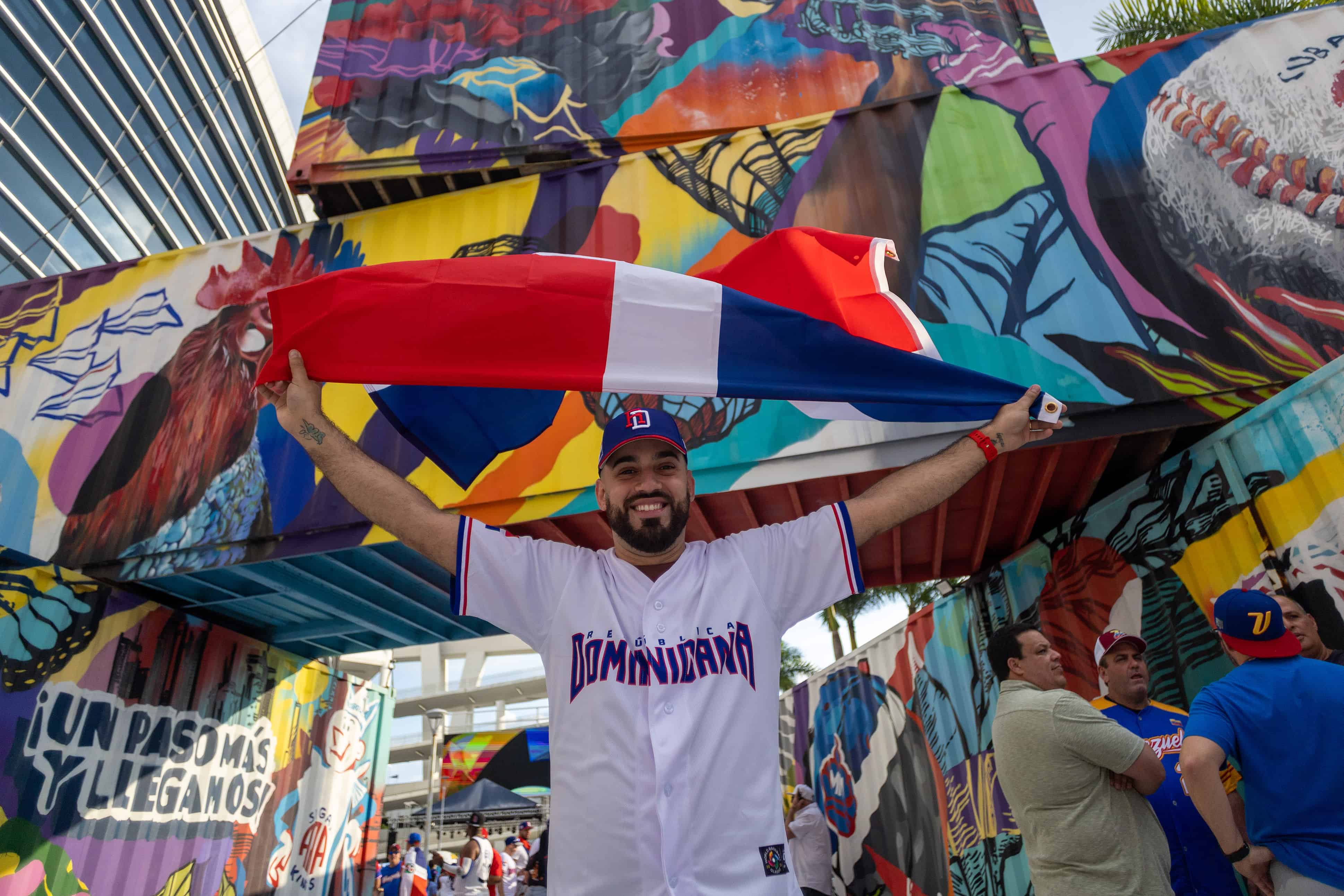 El tricolor dominicano inundó los espacios del Loan Depot Park en Miami.