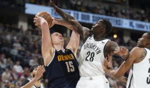 Nets derrotan a Nuggets, a pesar de triple doble de Nikola Jokic