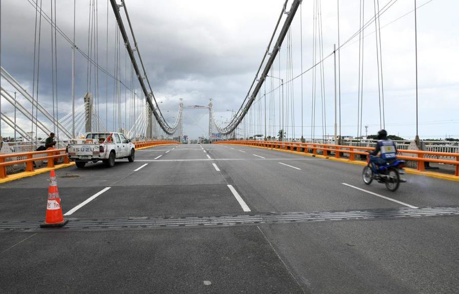 Obras Públicas y contratista repararán juntas del puente Duarte cambiadas hace poco