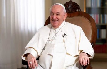 Papa recibe mensajes de políticos argentinos por 10 años de trabajo solidario