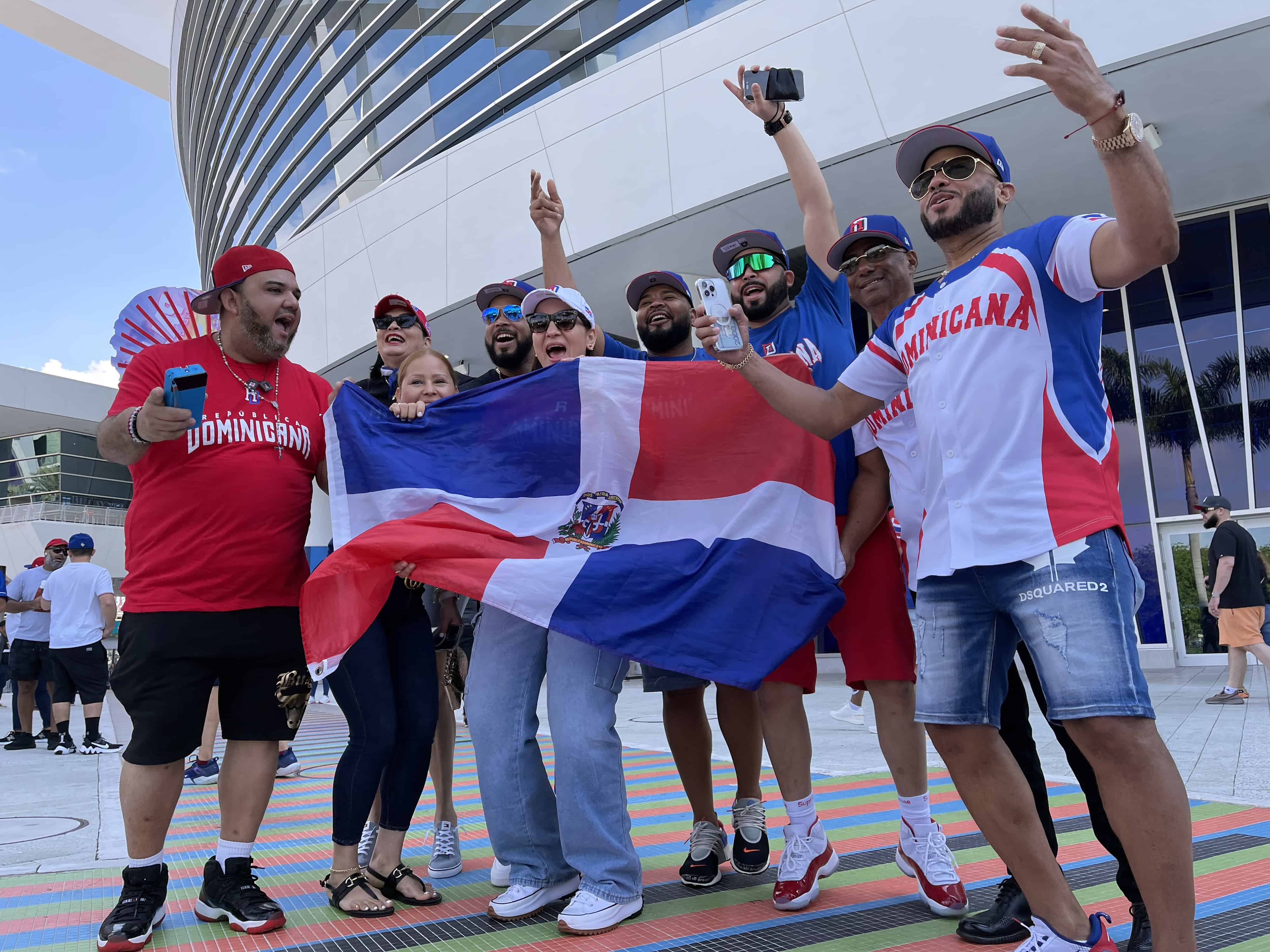 La fanaticada dominicana acudió en masa al Loan Depot Park para disfrutar el compromiso ante el conjunto nicaragüense.