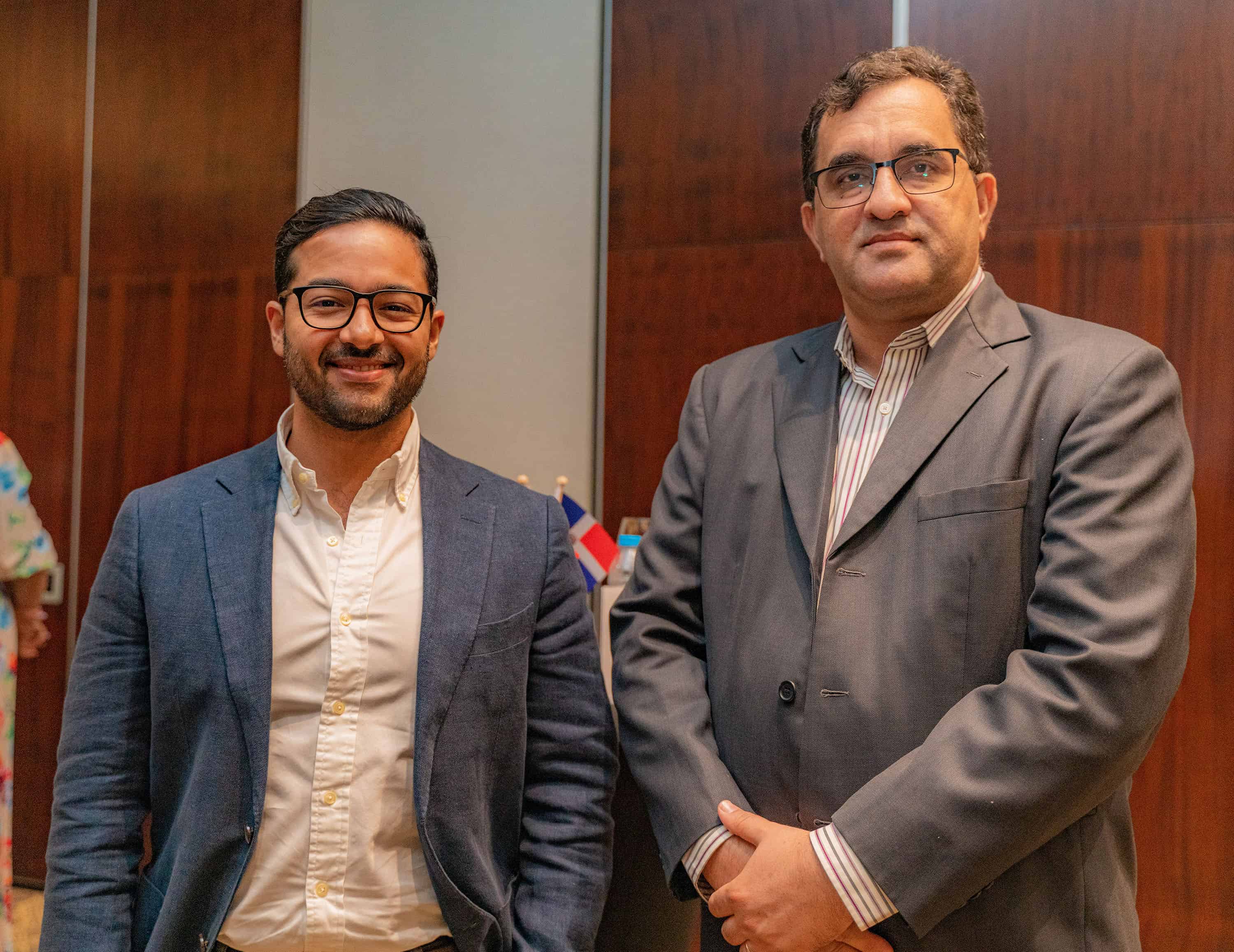 Miguel Restituyo y Lewis Almonte.