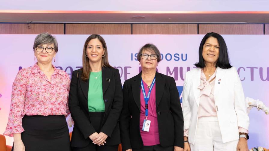 Isfodosu conmemora el 8 de marzo con panel sobre el liderazgo de las mujeres en la educación