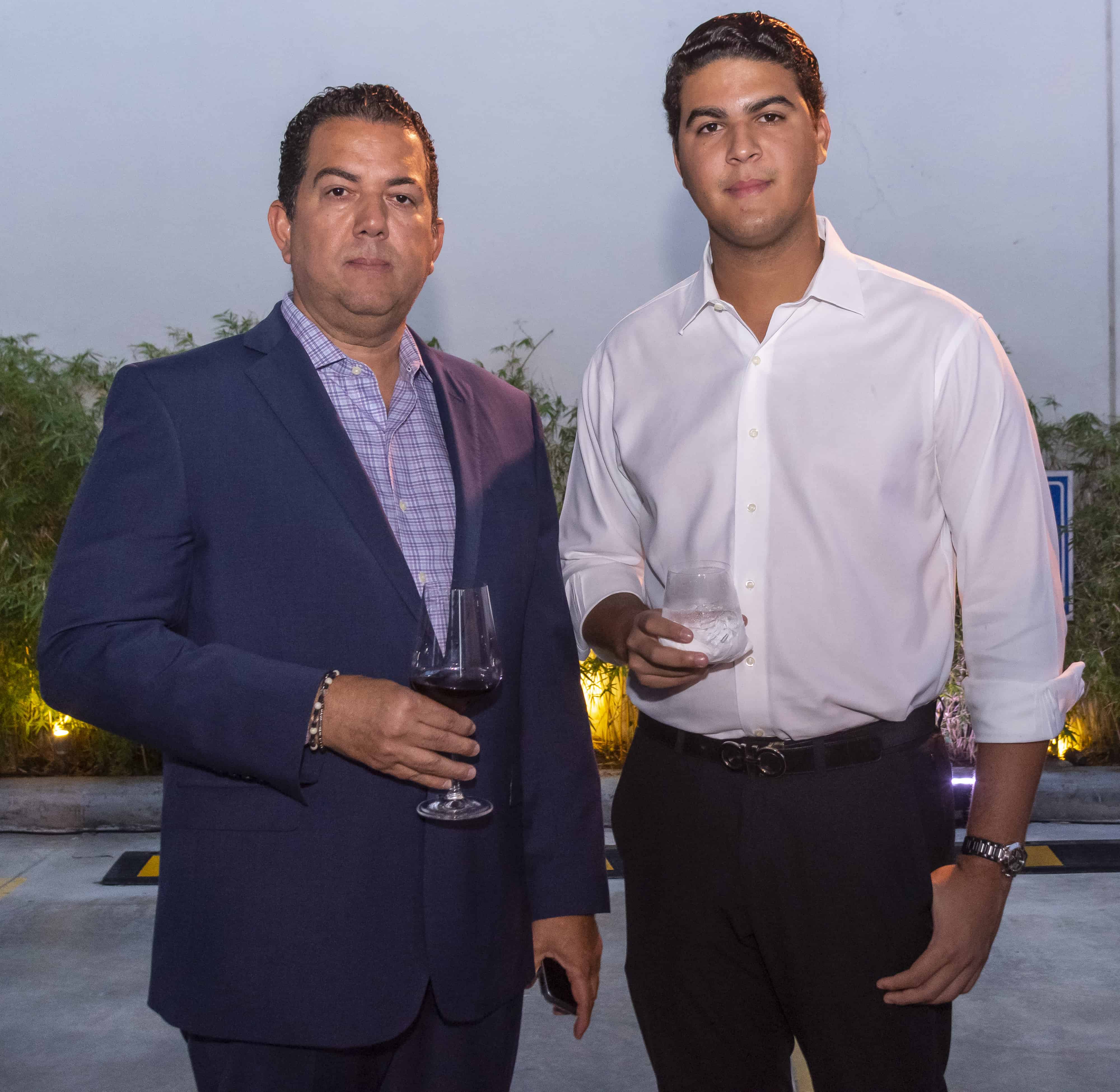 Alejandro Gonzalez y José A.  González.