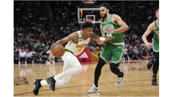 Los Rockets sorprenden y superan a los Celtics