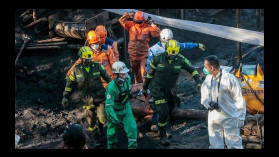Sube a once los muertos por la explosión de una mina en Colombia