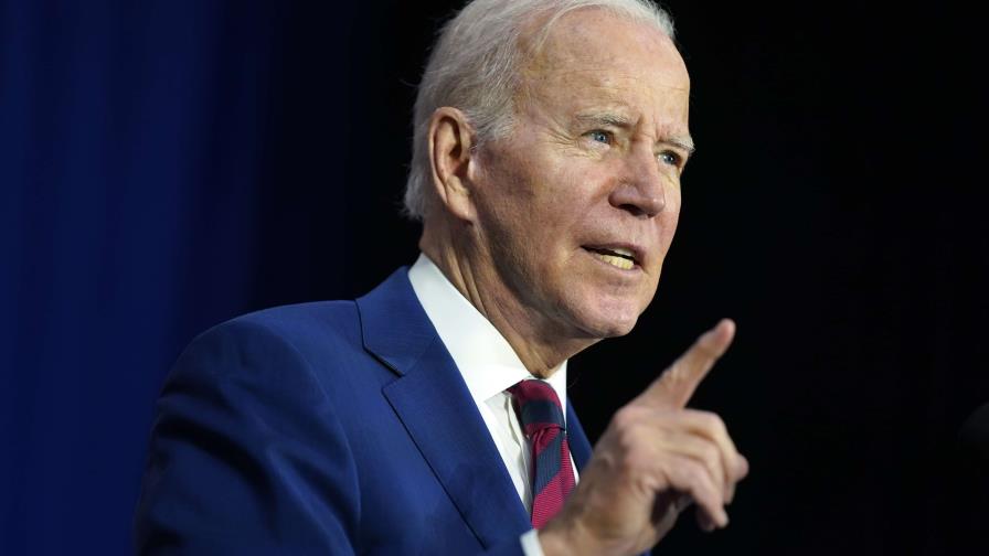 Biden da el visto bueno a la ley para desclasificar los documentos sobre el COVID-19