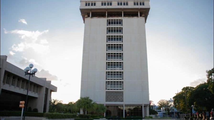 Flujo de remesas disminuyó 4.7 % en febrero de este 2023 en comparación con enero Flujo de remesas disminuyó 4.7 % en febrero de este 2023 en comparación con enero