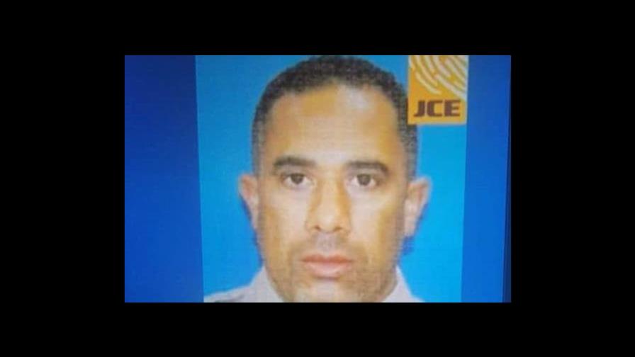 Hallan muerto a teniente de la Policía Nacional dentro de un vehículo en Jarabacoa Hallan muerto a teniente de la Policía Nacional dentro de un vehículo en Jarabacoa