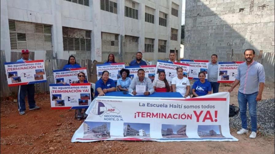 De 1,831 obras que impulsa el gobierno, 497 están detenidas, muchas por litis de terrenos