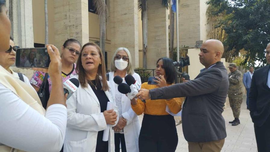 Accionistas del Centro Médico Dominicano reclaman pago de acciones a tres años de la venta