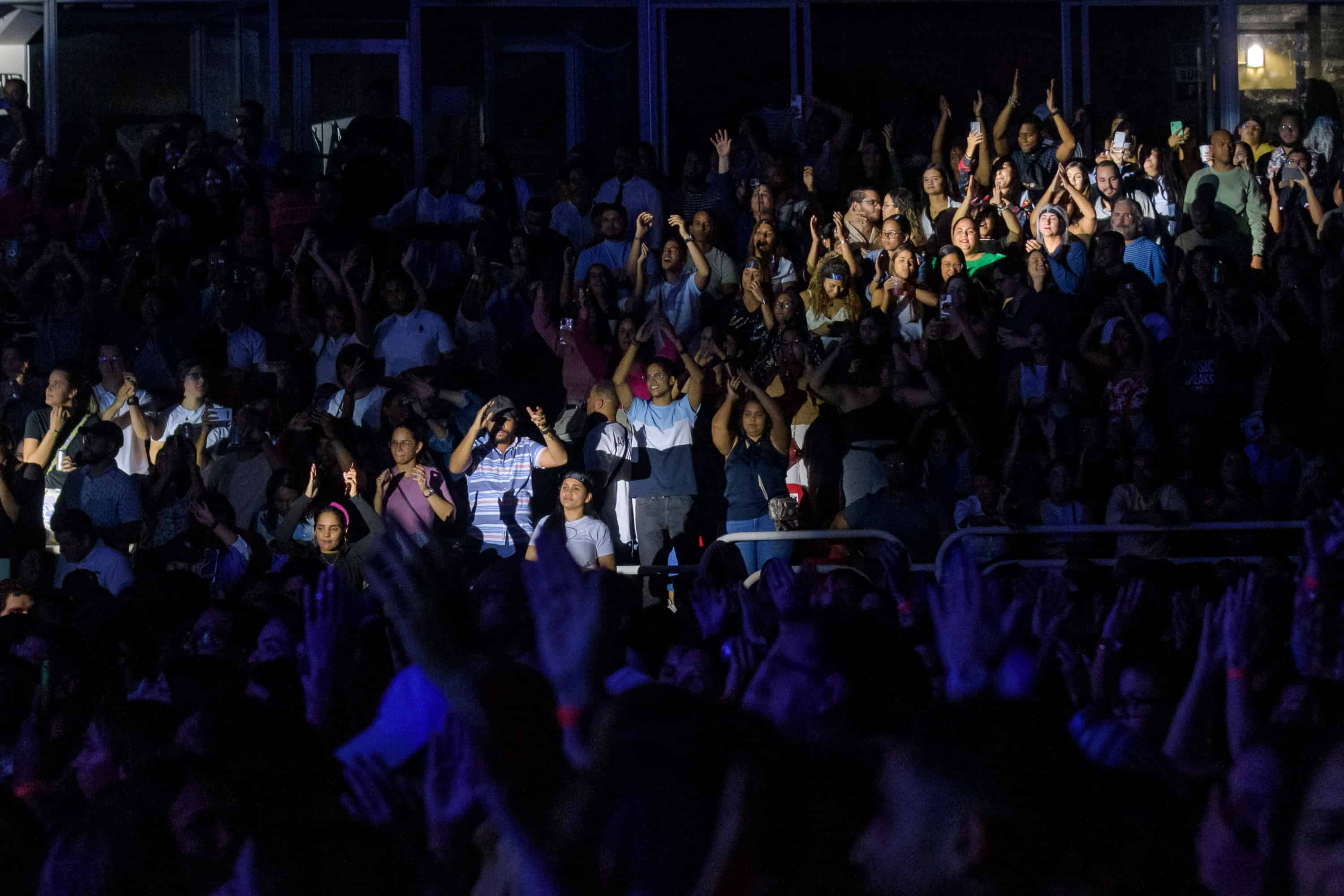 Fanaticos dominicanos en el concierto de Melendi.