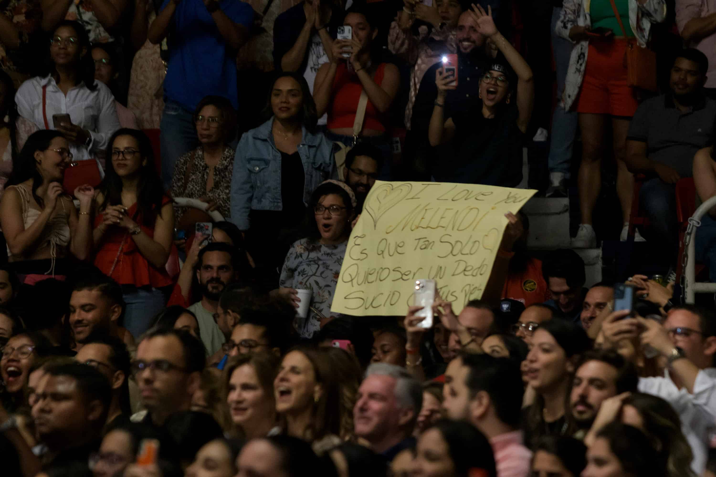 Fanaticos dominicanos en el concierto de Melendi.