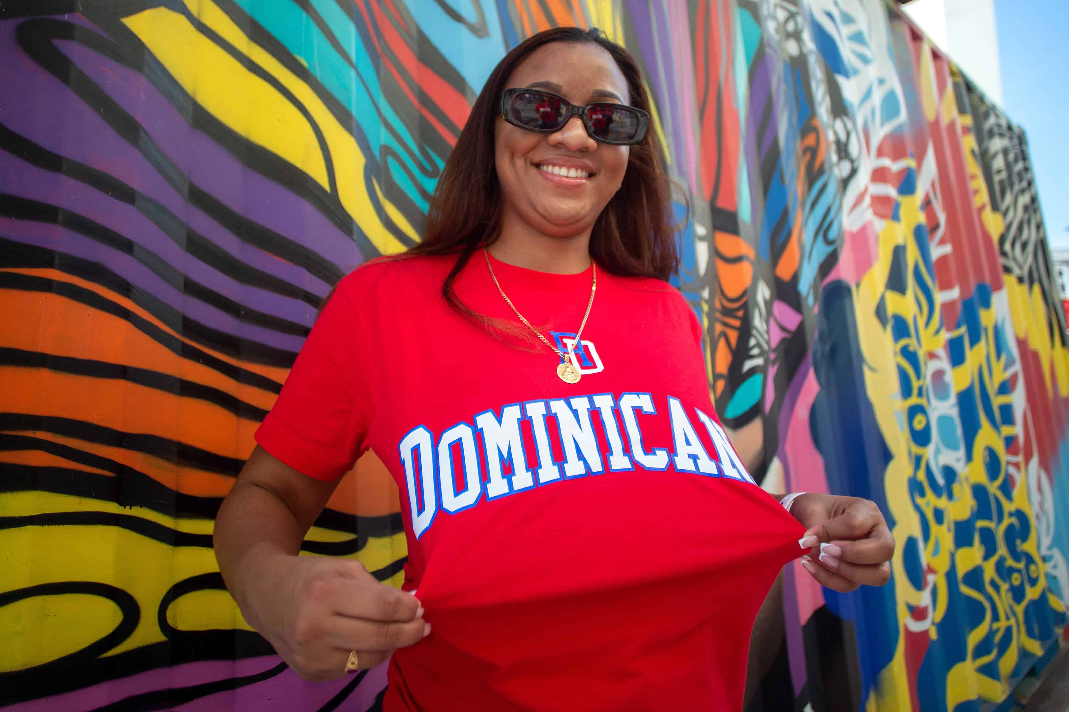 Los fanáticos dominicanos llenaron de color el Loan Depot Park de Miami.
