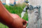 Hay millones de personas sin agua potable. La ONU acusa a las embotelladoras