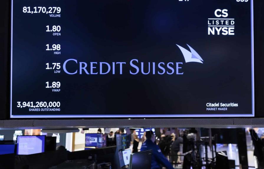 Credit Suisse busca dar tranquilidad tras vivir una jornada turbulenta