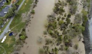 Inundaciones repentinas y alertas de tornados en EE.UU.