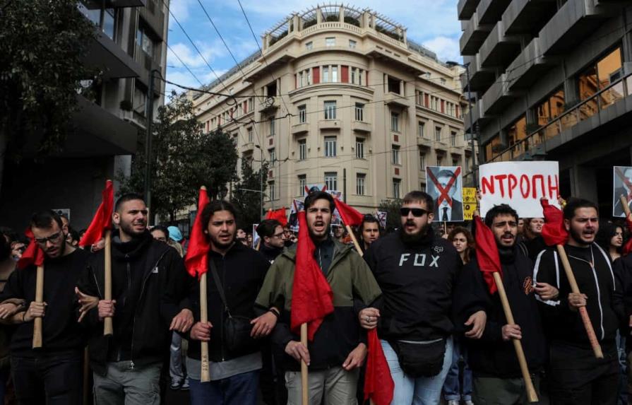 Masivas protestas contra el Gobierno griego por accidente con 57 muertos