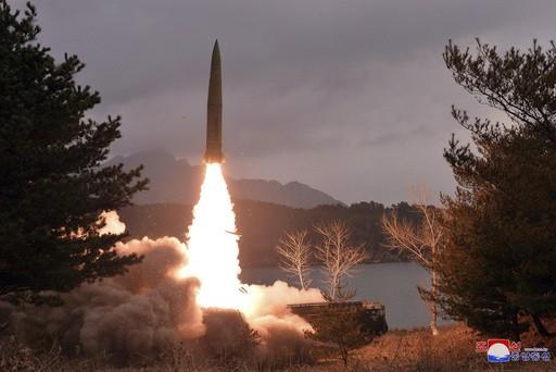 Seúl dice que  Corea del Norte lanza otro misil al mar