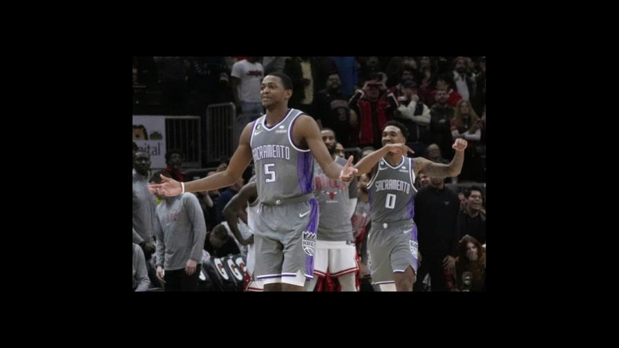 Con triple agónico de DeAaron Fox, Kings vencen a Bulls