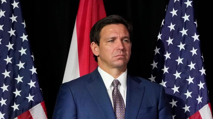 Grupo afín a Trump presenta queja contra DeSantis por falta de ética