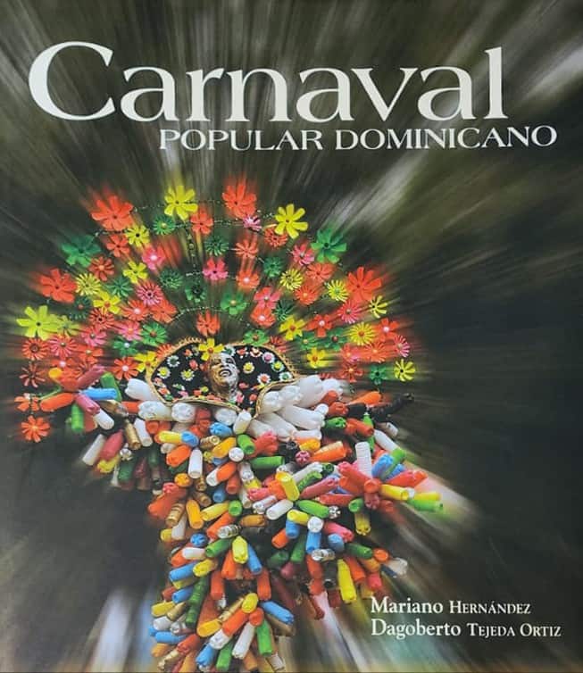 Mariano Hernández, Dagoberto Tejeda Ortíz, Banco Popular, 2007, 258 págs. Otra gran muestra fotográfica de Mariano, respaldada con textos de Tejeda Ortíz.