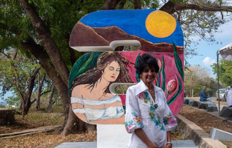 Rinden homenaje a la artista Elsa Núñez por el mes de la mujer
