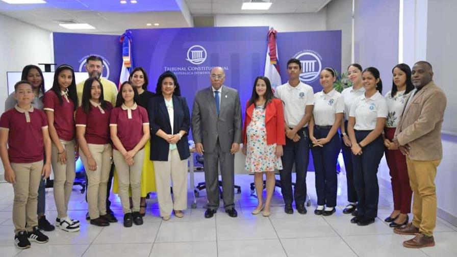 TC entrega premios Olimpiadas del Conocimiento de la Constitución