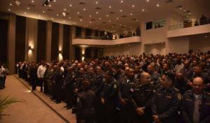 Ministerio de Interior rinde homenaje póstumo a 80 policías caídos en servicio