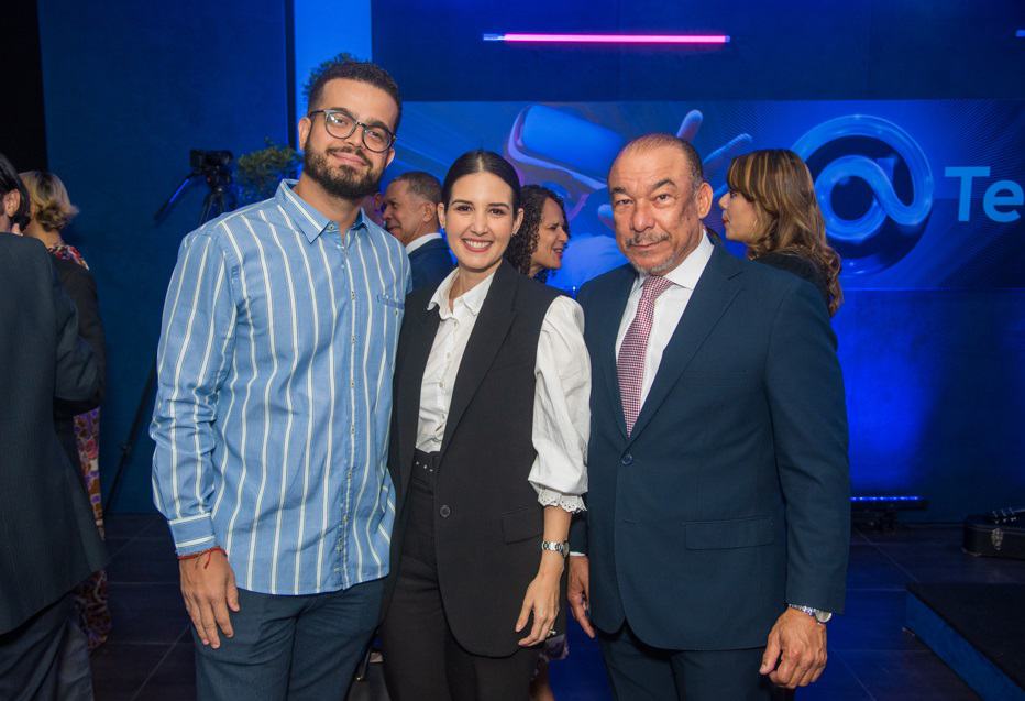 Kelvin Liria, Jessica Hasbún y Cristian Jiménez. 