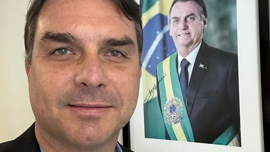 El partido de Flávio Bolsonaro denuncia una presunta red de perfiles falsos para atacarlo El partido de Flávio Bolsonaro denuncia una presunta red de perfiles falsos para atacarlo