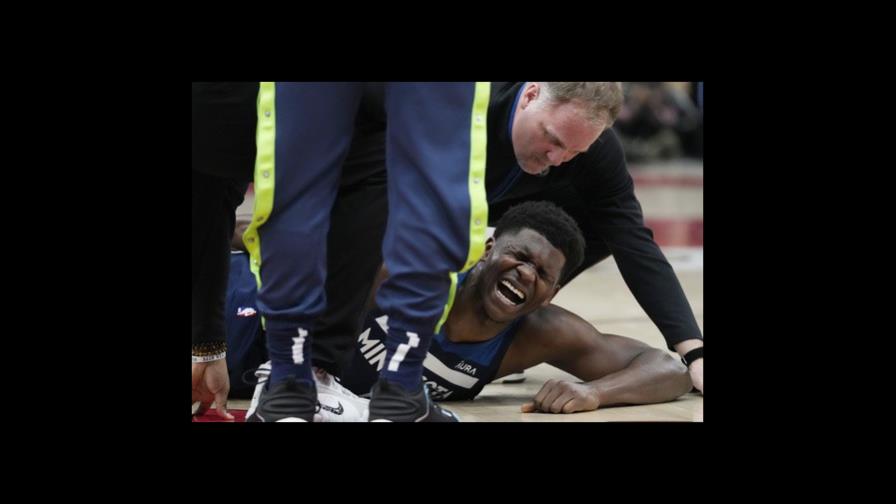 Ewdards, de los Timberwolves, sale lesionado del tobillo derecho