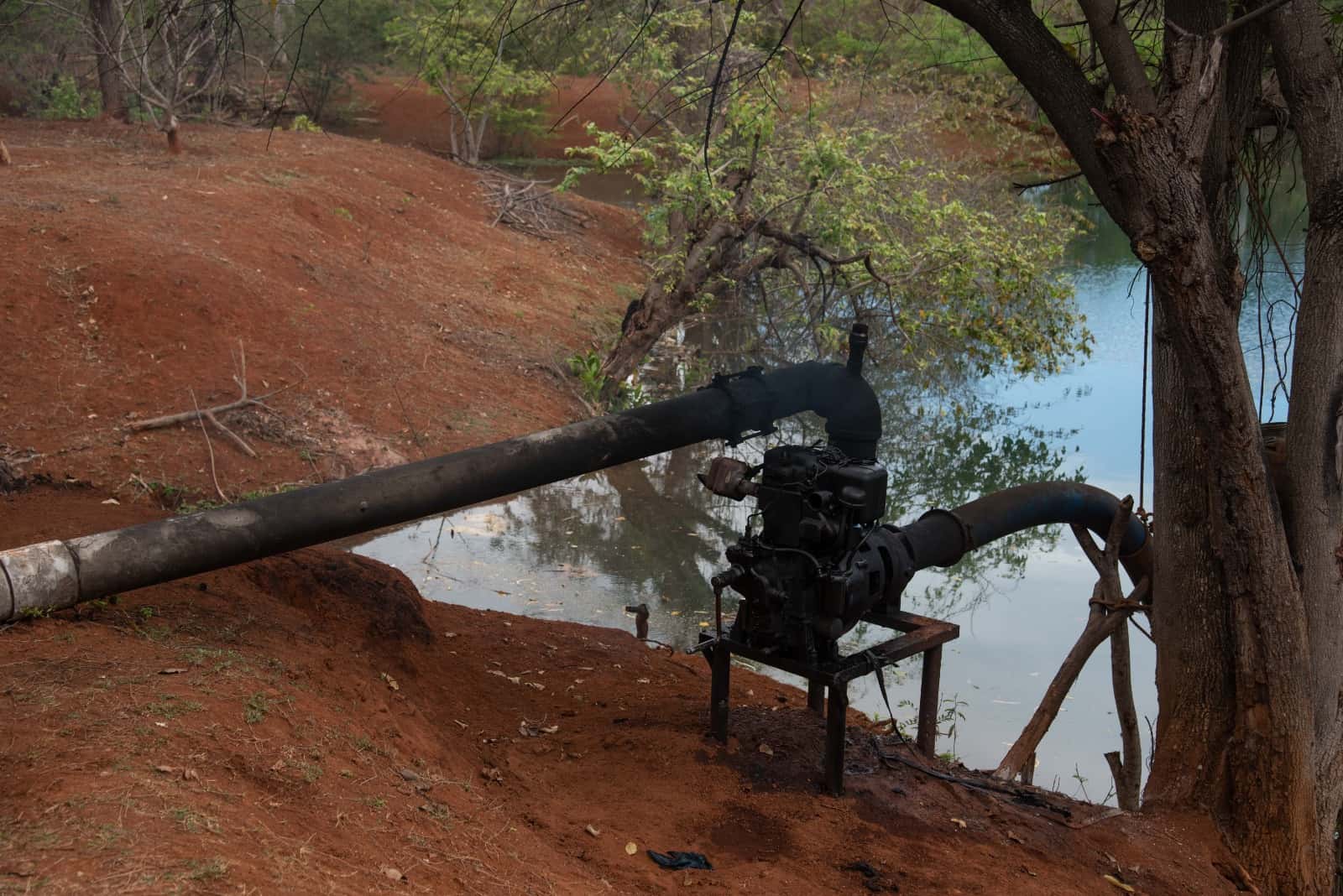 Bomba empleada para extracción de agua en río Las Damas. 