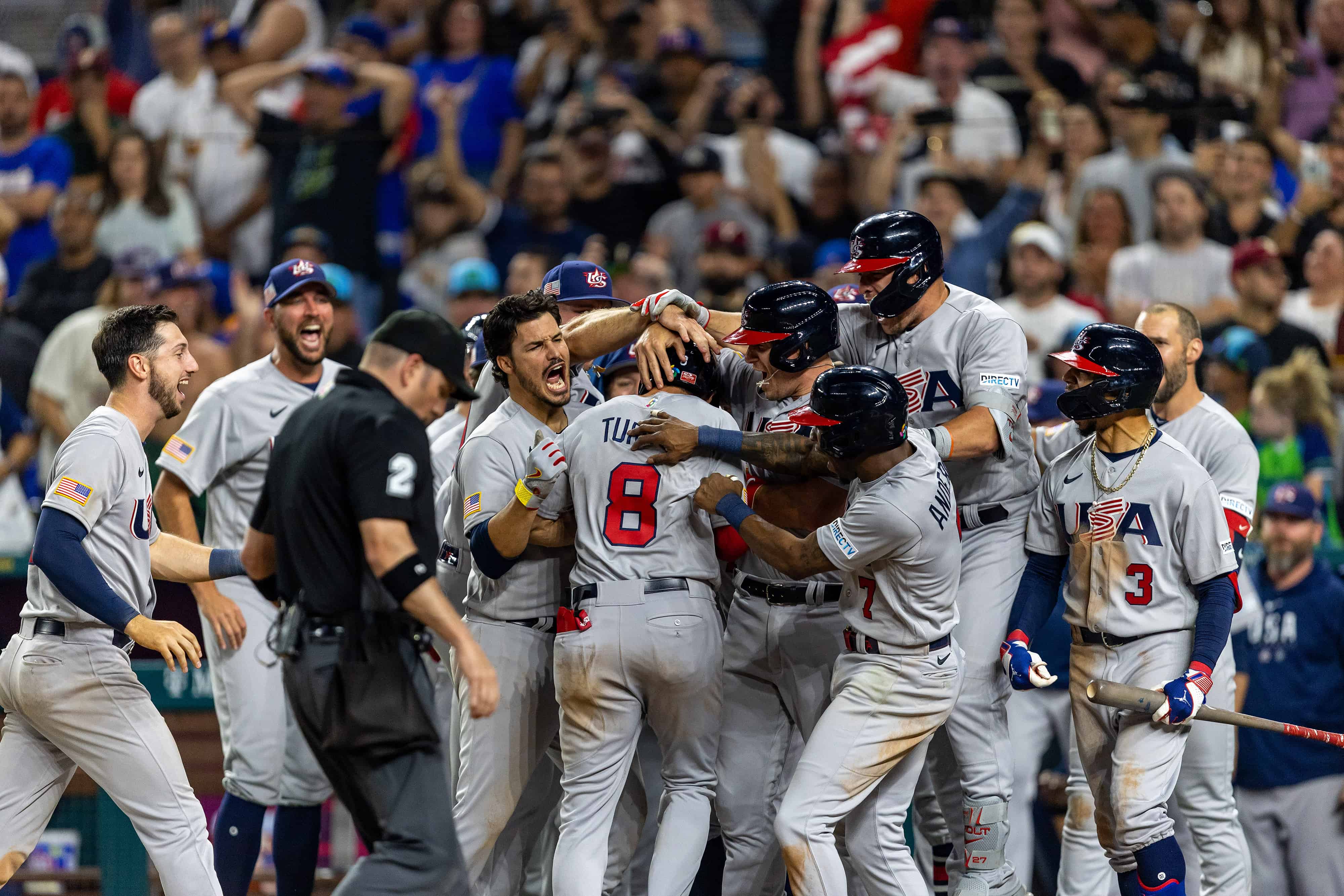 En fotos: Estados Unidos eliminó a Venezuela en festival de batazos
