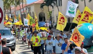Trabajadores agr&iacute;colas culminan marcha por el fin de esclavitud en los campos