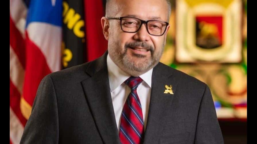 Investigarán alcalde de Puerto Rico por usar dinero de empleados para campaña Investigarán alcalde de Puerto Rico por usar dinero de empleados para campaña
