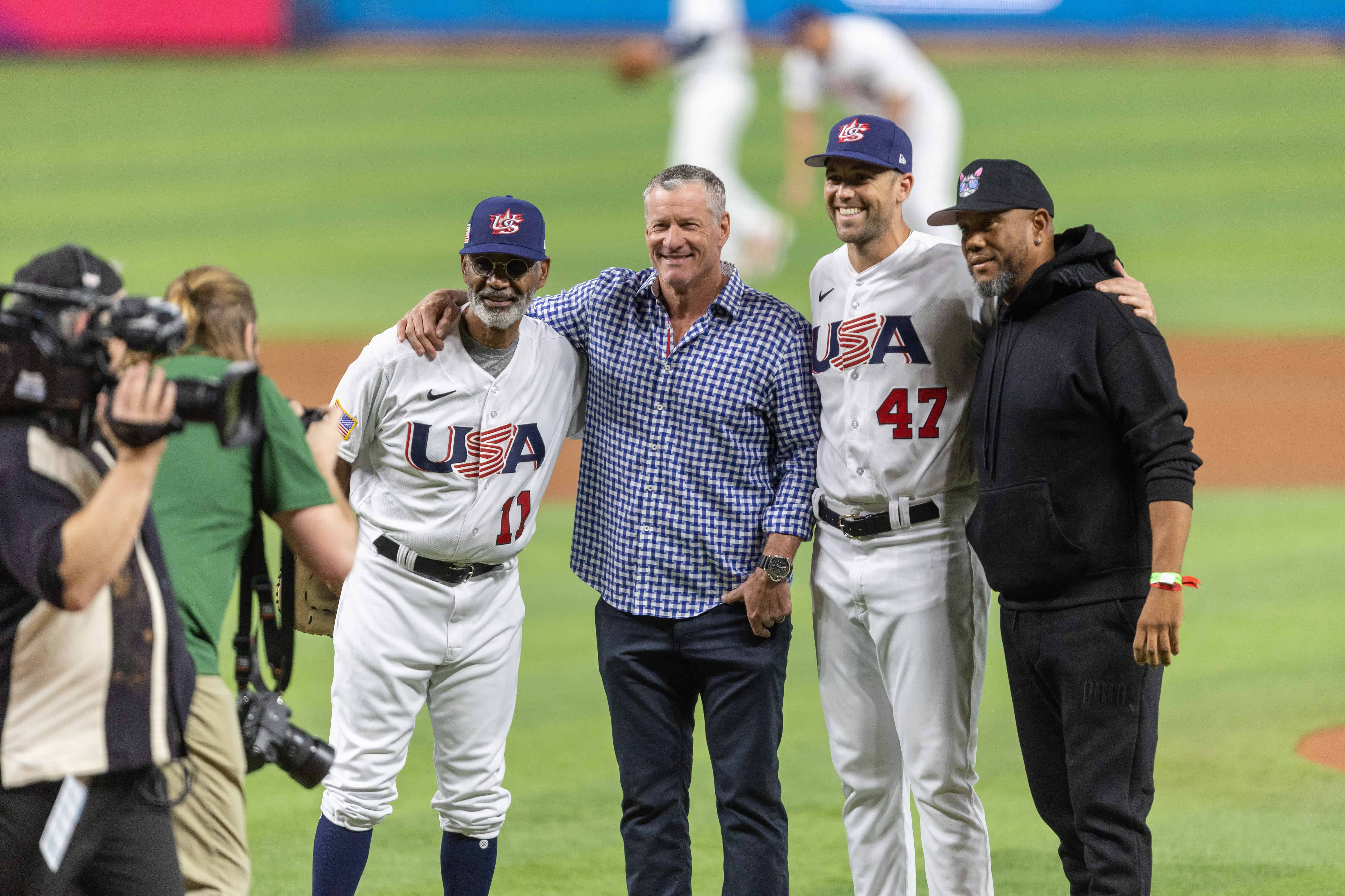 Liván El Duque Hernández se encargó de lanzar la primera en el choque entre Estados Unidos y Cuba.