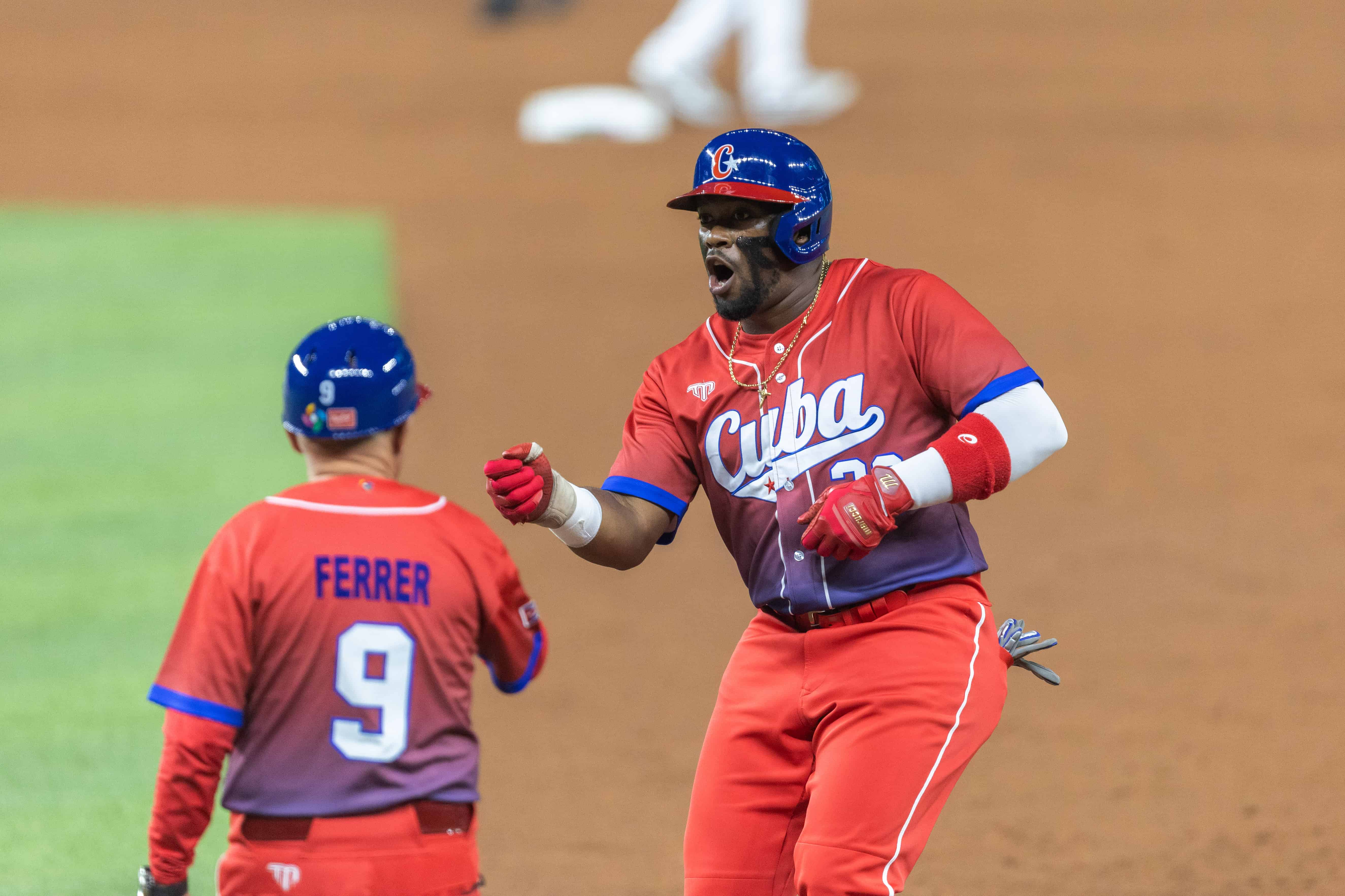 Yoekis Guibert bateó de 4-3 y fue el mejor a la ofensiva por Cuba.