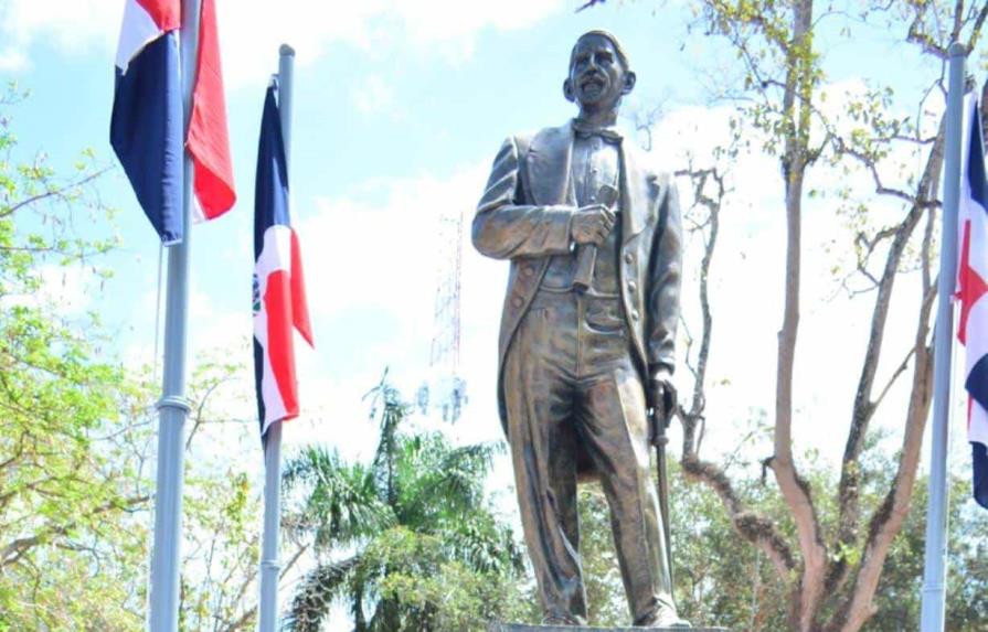 Develan estatua del patricio Juan Pablo Duarte en La Victoria