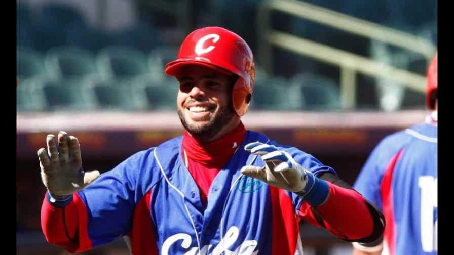 Miembro de selección de Cuba en el Clásico Mundial deja el equipo