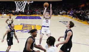 Reaves lidera a Lakers, que tienen 6-5 sin LeBron James