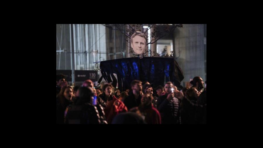 Vandalizan oficina de político francés en medio de tensiones