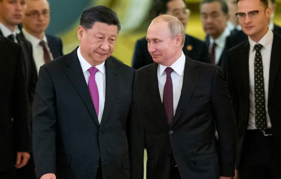 El presidente de China aterriza en Moscú para reunirse con Putin